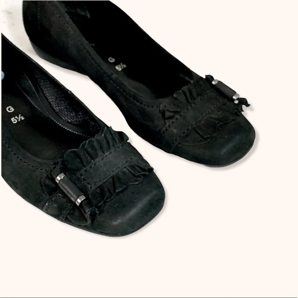 GABOR Flats Comfort Suede Easy Walking Square Toe Ruffle 7.5